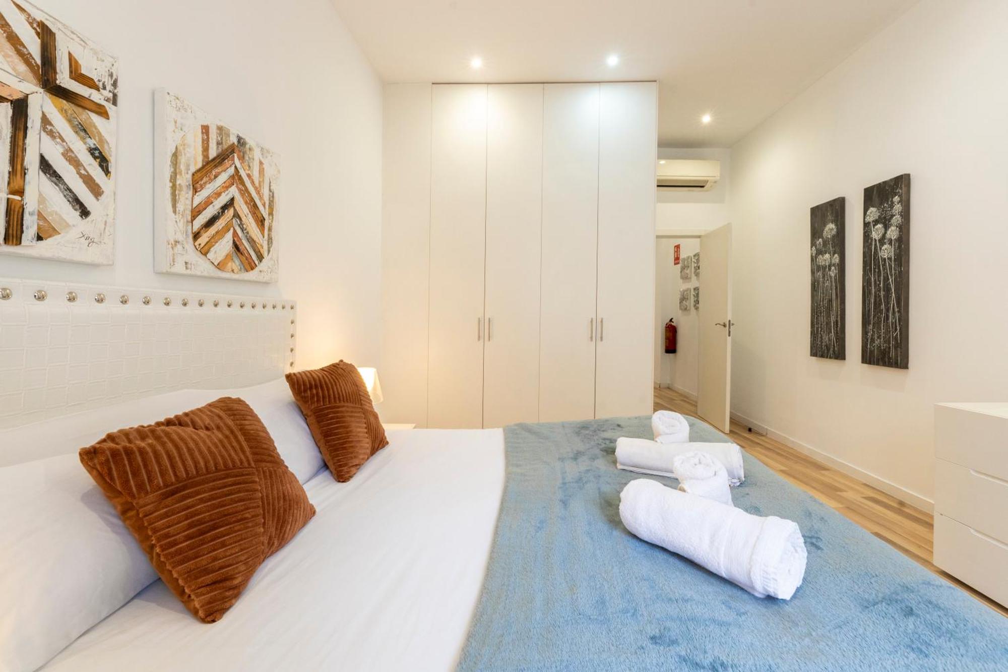 For You Rentals New Design Apartment Temporal Puerta Del Sol Pre10A Madrid Buitenkant foto