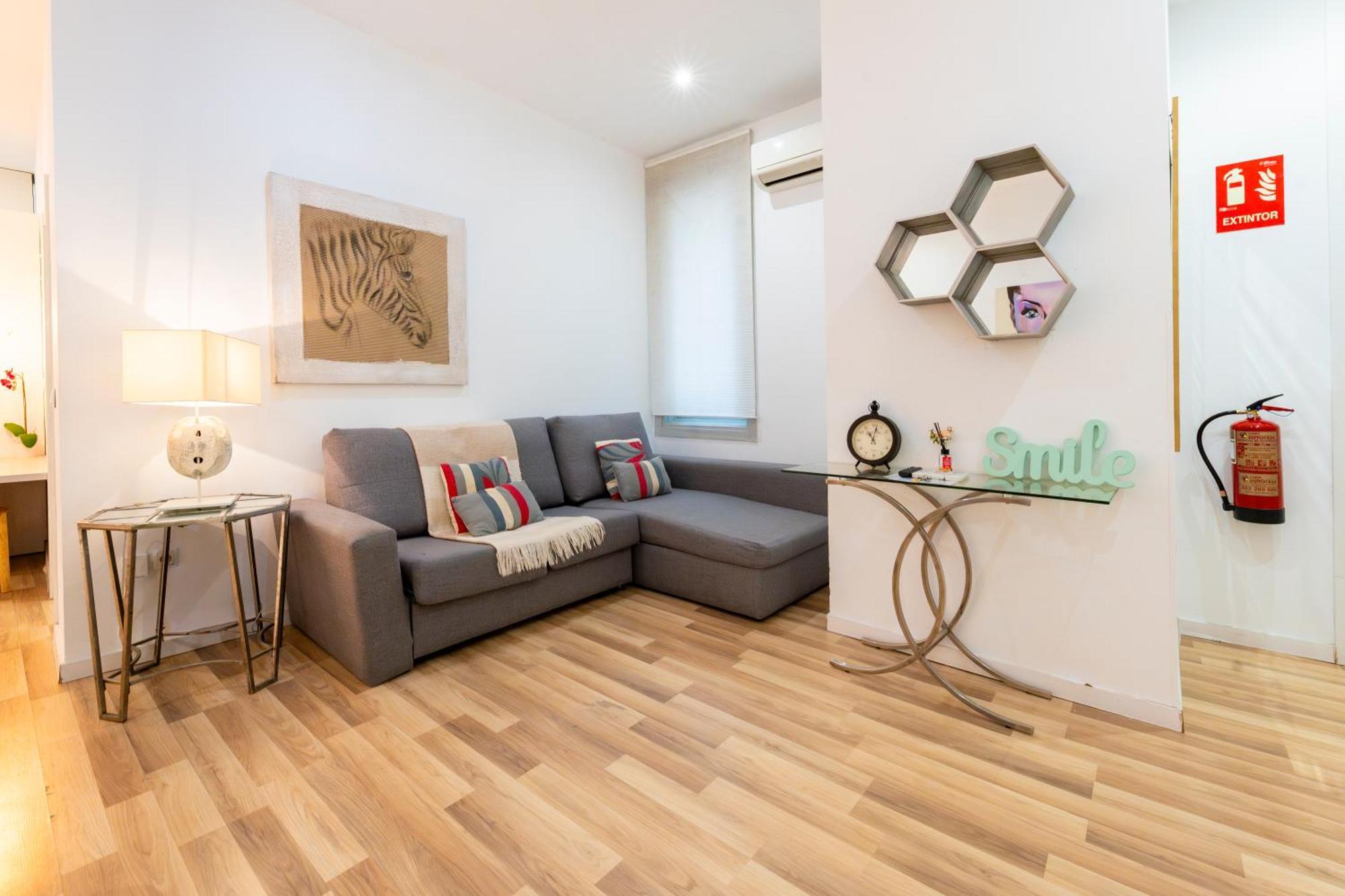 For You Rentals New Design Apartment Temporal Puerta Del Sol Pre10A Madrid Buitenkant foto