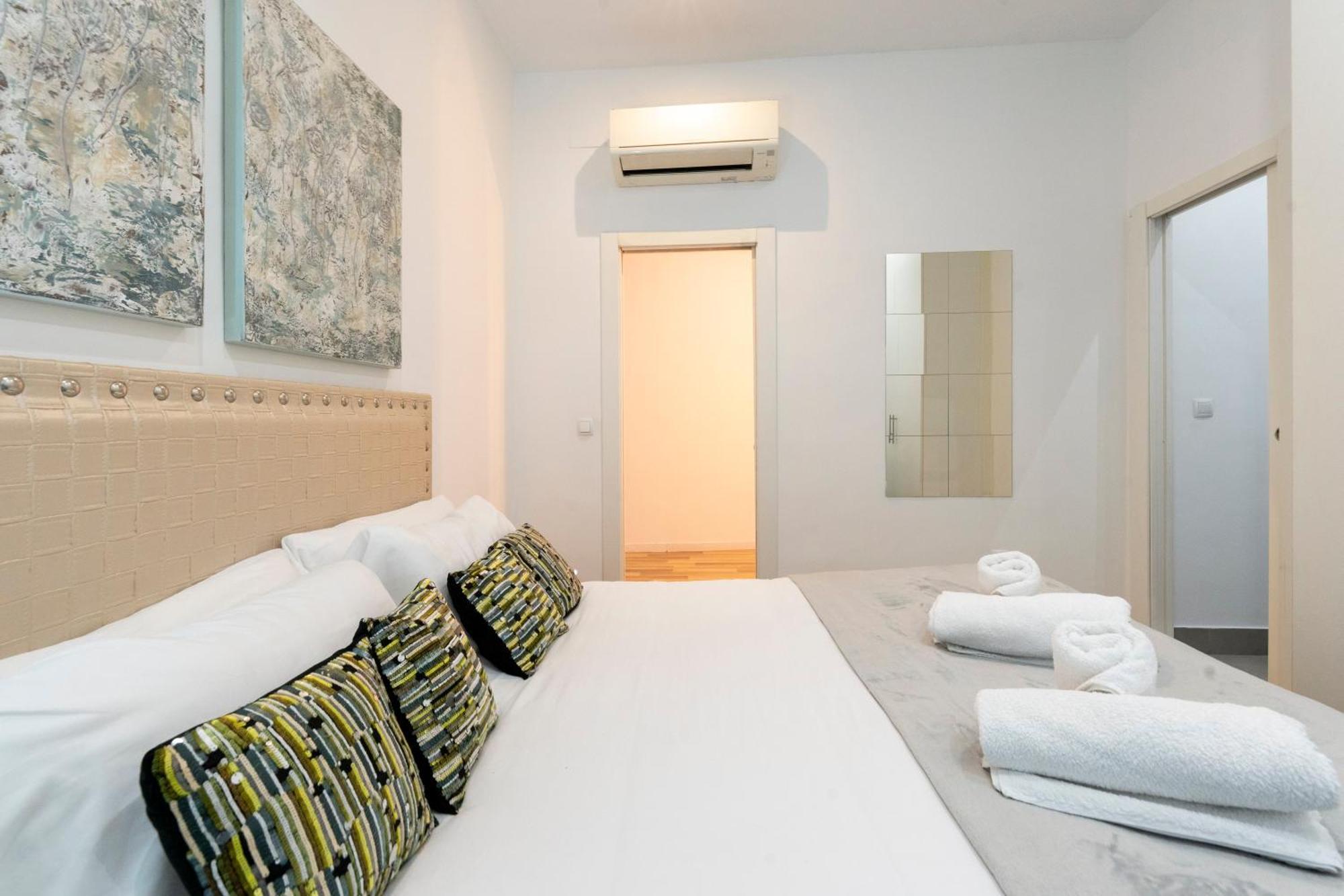 For You Rentals New Design Apartment Temporal Puerta Del Sol Pre10A Madrid Buitenkant foto