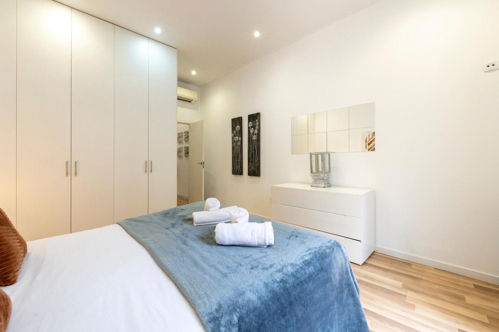 For You Rentals New Design Apartment Temporal Puerta Del Sol Pre10A Madrid Buitenkant foto