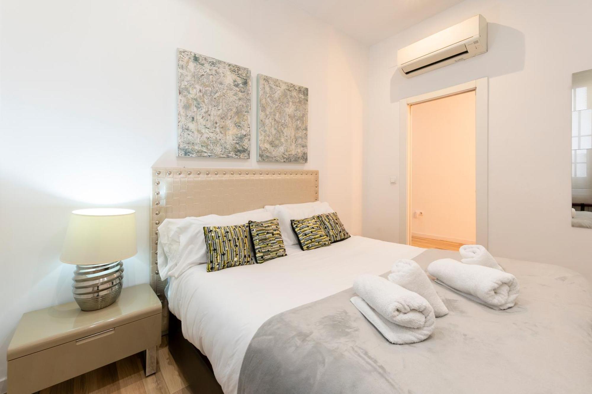 For You Rentals New Design Apartment Temporal Puerta Del Sol Pre10A Madrid Buitenkant foto