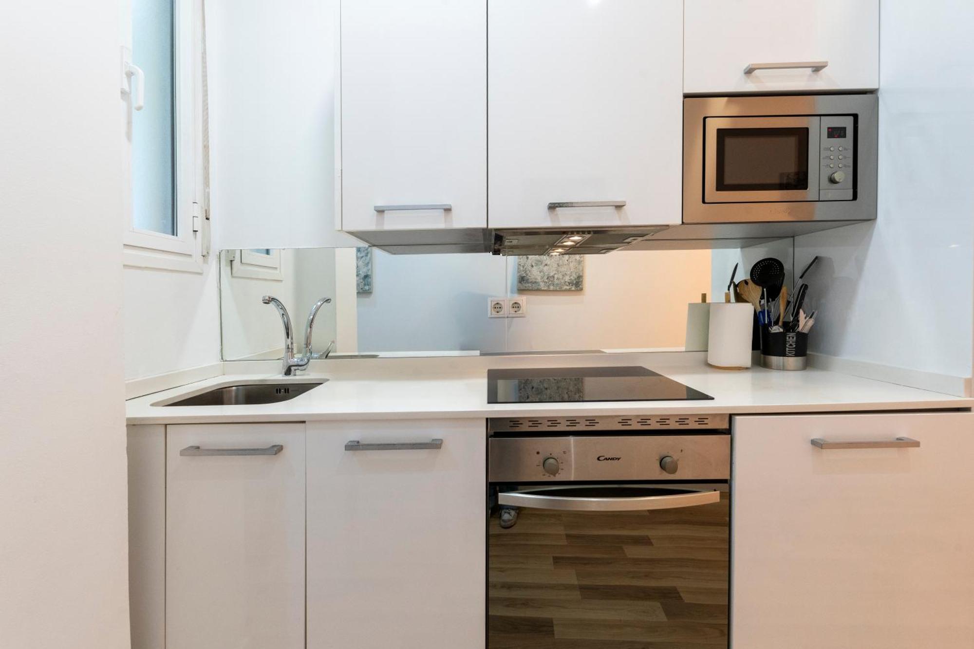 For You Rentals New Design Apartment Temporal Puerta Del Sol Pre10A Madrid Buitenkant foto