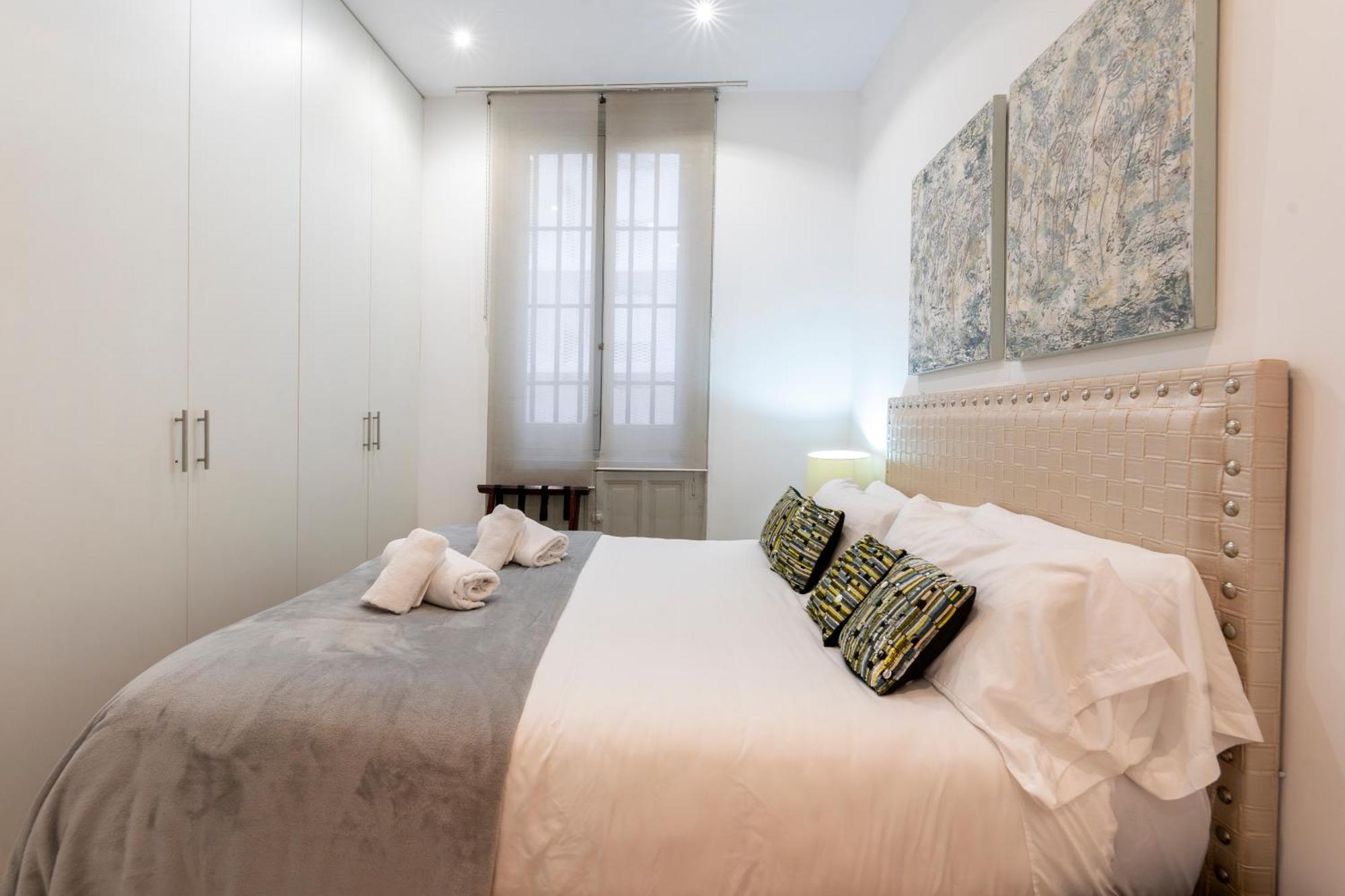 For You Rentals New Design Apartment Temporal Puerta Del Sol Pre10A Madrid Buitenkant foto