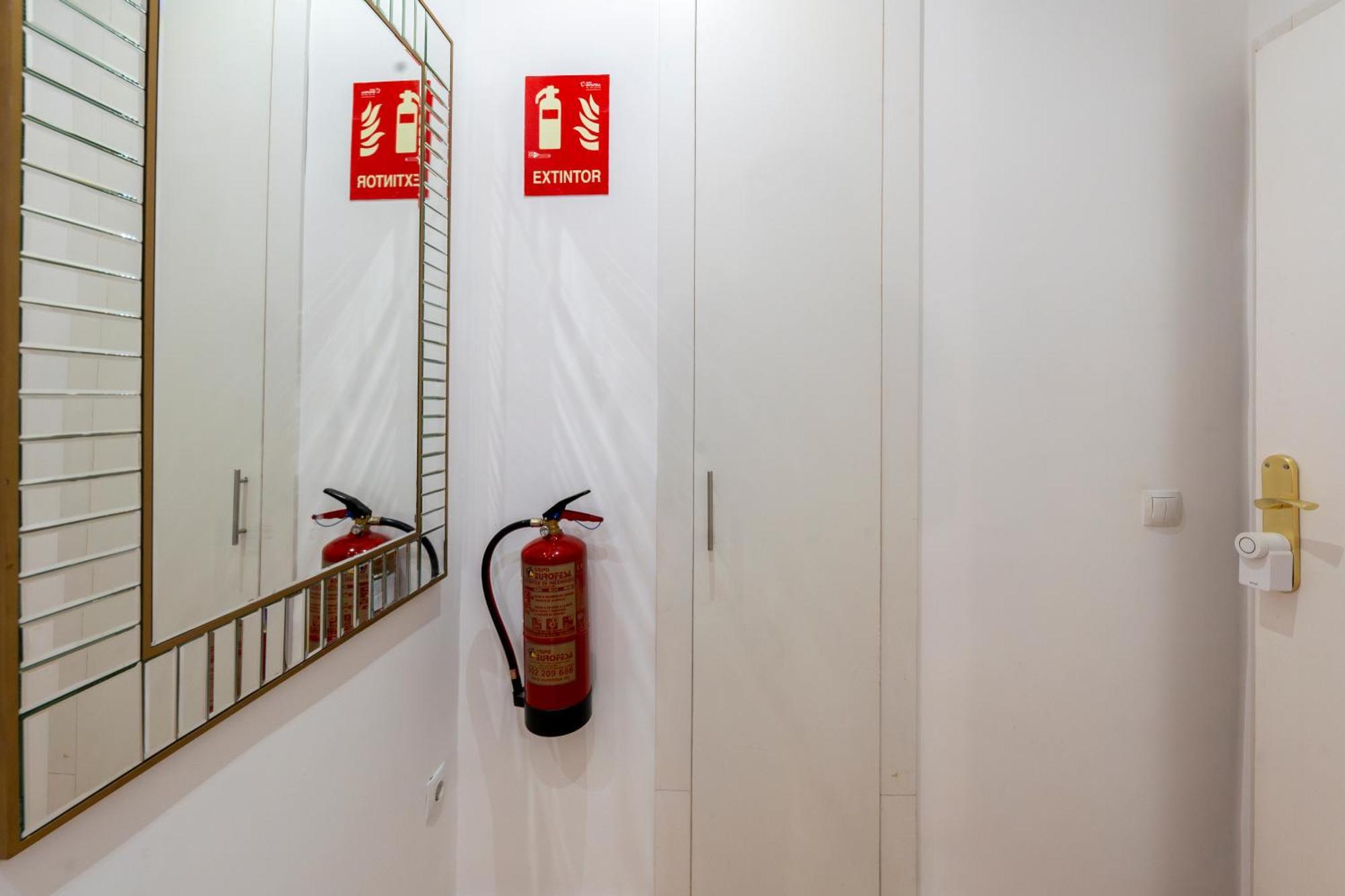 For You Rentals New Design Apartment Temporal Puerta Del Sol Pre10A Madrid Buitenkant foto