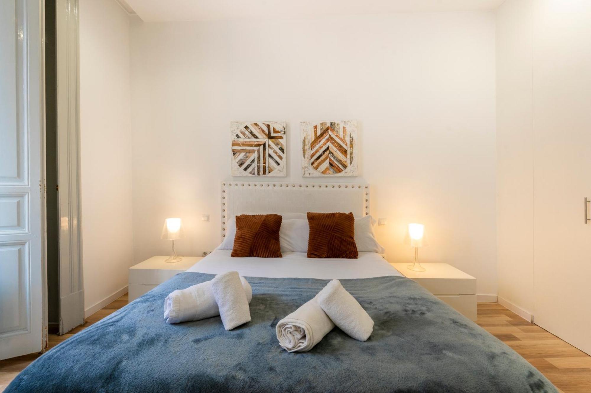 For You Rentals New Design Apartment Temporal Puerta Del Sol Pre10A Madrid Buitenkant foto